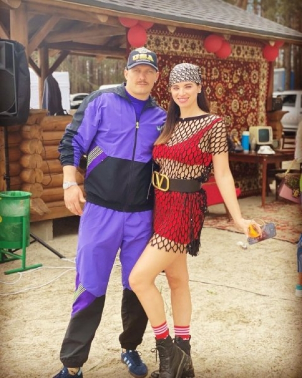 Александр Усик с женой Екатериной
