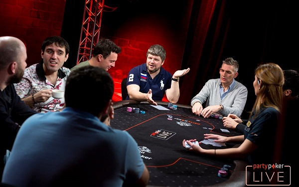 Алексей Рыбин всегда ведет себя раскованно. Фото: ptpoker.ru