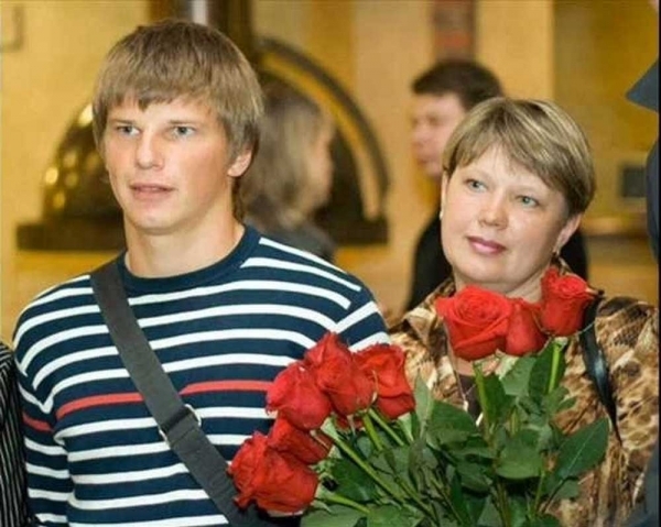 Андрей Аршавин с мамой