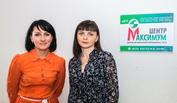 Елена, жена Дмитрия Потапенко (справа)