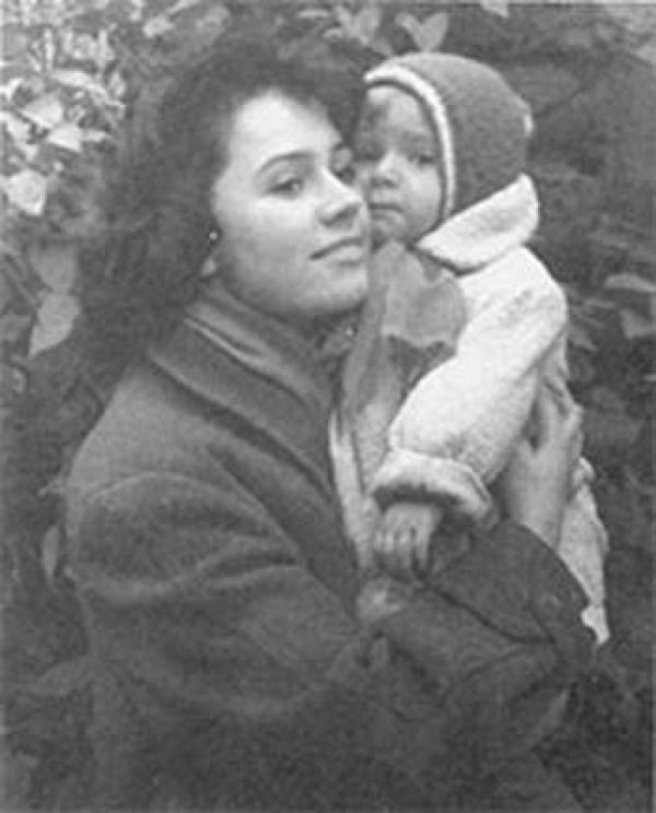Алла с маленькой Милой