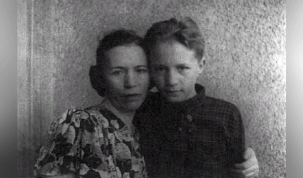 Эдик Успенский с матерью