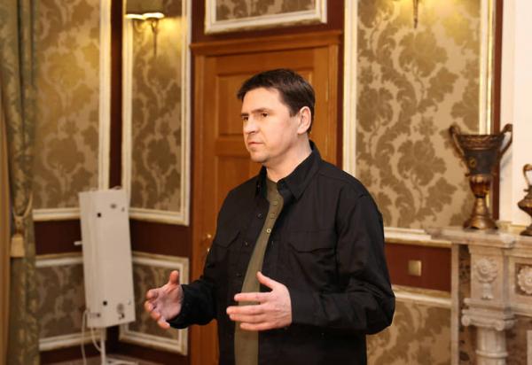 Михаил Подоляк на официальном мероприятии