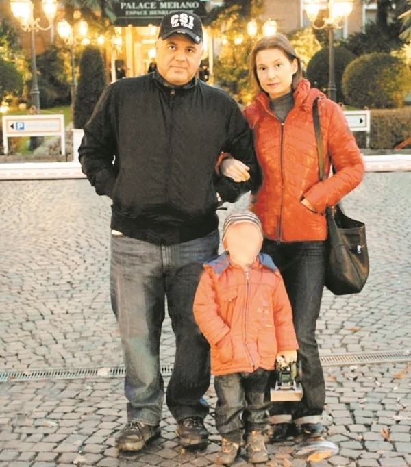 Михаил Мишустин с женой и одним из сыновей