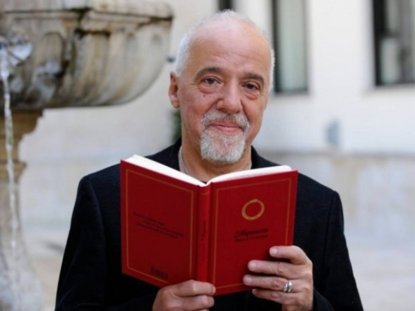 Пауло Коэльо на презентации книги