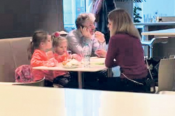 Любовница и мледшие дети Павла Грудинина
