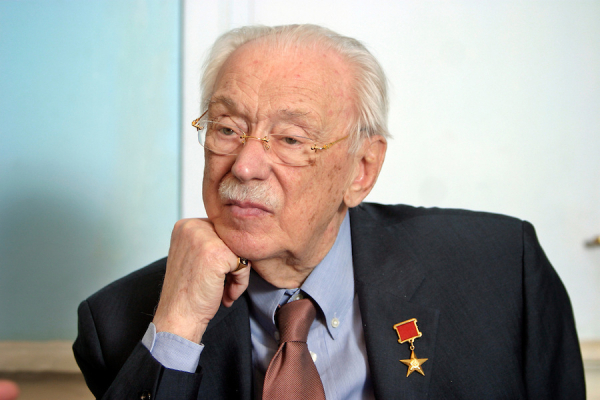 Автор детских стихов и гимна страны