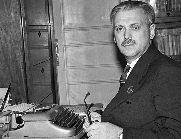 Ему благоволило высшее руководство