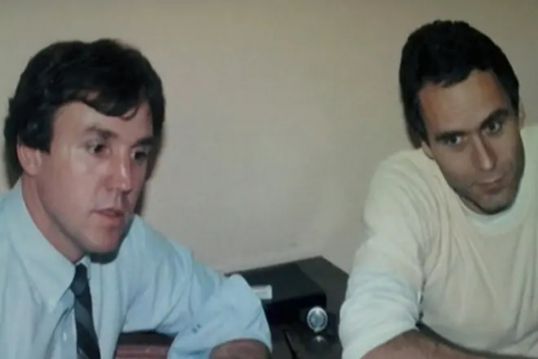 Агент ФБР Уильям Хагмайер и Тед Банди