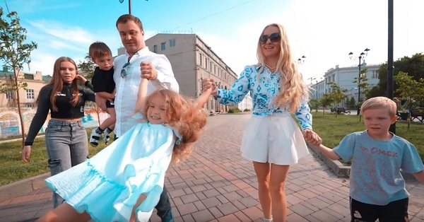 Хоценко с семьей